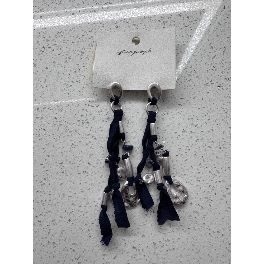 Free People Pretty Baby Drop Earrings Navy/Silver NWT MSRP $38 - Picture 2 of 2